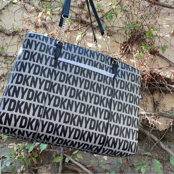 NWT BRYANT PARK SIZE MEDIUM/ LARGE CASUAL - Picture 3 of 7